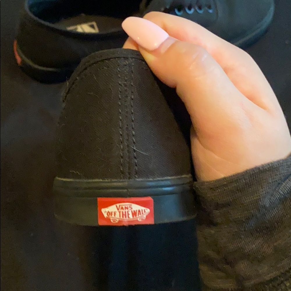 vans - Picture 3 of 4